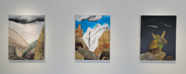 조현화랑 해운대에서 안지산 개인전 'Hills at Night 야산'이 21일까지 열린다. 오금아 기자