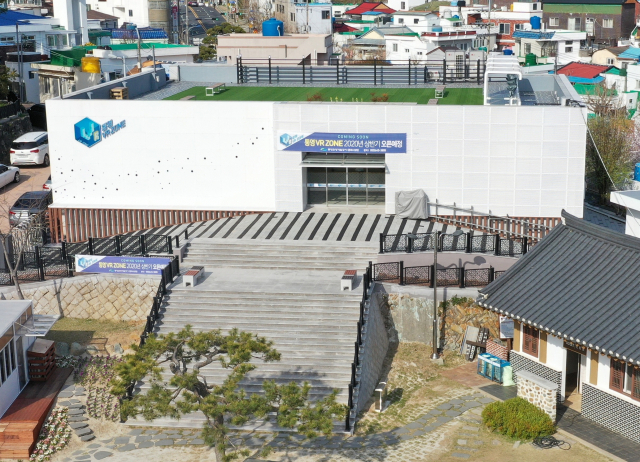 옛 통영시향토역사관을 리모델링한 통영VR존. 부산일보DB