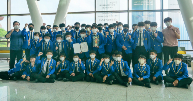 통영 동원중학교 학생 오케스트라 동아리 더샵. 동원중 제공