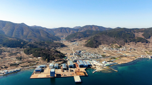 남부내륙철도 종착역이 들어설 거제시 사등면 일원 전경. 성내마을 옆 하천을 따라 농경지와 임야 일대에 역사가 신설될 예정이다. 거제시 제공