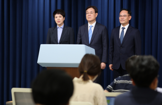 21일 기용된 김은혜(왼쪽) 신임 대통령실 홍보수석, 이관섭(가운데) 정책기획수석, 임종득 국가안보실 2차장. 연합뉴스