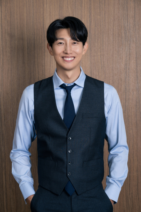 배우 강기영이 ‘이상한 변호사 우영우’에서 시니어 변호사 정명석으로 변신해 시청자를 만났다. 나무엑터스 제공