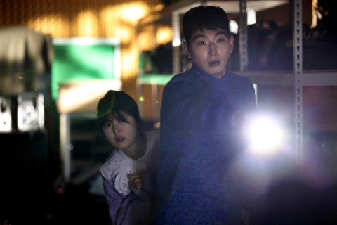 배우 정진운과 안서현이 연기 호흡을 맞춘 영화 ‘오! 마이 고스트’ 스틸 컷. 제이씨엔터웍스 제공