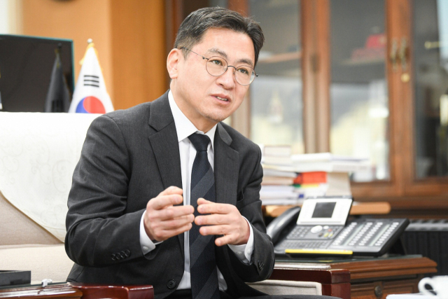 김윤일 대통령실 미래정책비서관이 23일 부산월드엑스포 유치를 위해 “글로벌 위기 상황인 기후변화, 디지털 격차 등에 대해 우리가 가진 문제 해결 역량과 경험을 부각시켜 지지세를 확산시켜 나갈 것”이라고 밝혔다. 대통령실 제공