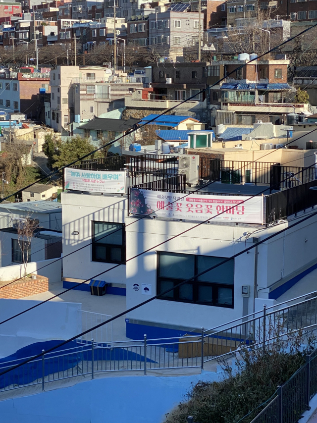 도심의 빈집 또는 유휴공간을 예술가의 창작공간으로 활용하는 반딧불이(빈집활용) 사업에 참여할 공간을 모집한다. 부산문화재단 제공