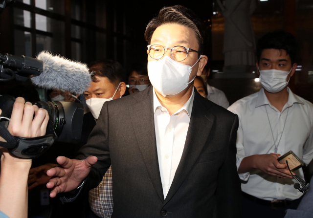 국민의힘 권성동 원내대표가 30일 국회에서 열린 의원총회를 마친 뒤 원내대표실로 향하고 있다. 연합뉴스