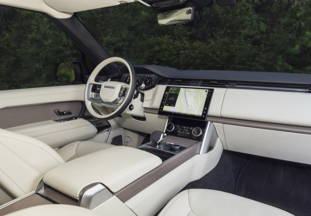 랜드로버 ‘올 뉴 레인지로버’ 내부. 재규어랜드로버코리아 제공