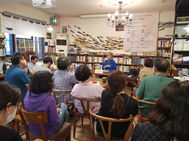 올 인문포럼 순서의 하나로 책 ‘소금꽃나무’ 얘기와 노동현장 증언으로 꾸며진 김진숙 노동운동가의 특강. 부산인문연대 제공