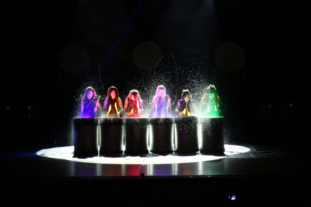 오는 17일 오후 산청 기산국악당에서 공연하는 전통 국악그룹 ‘아작’ 공연 모습. 산청군 제공