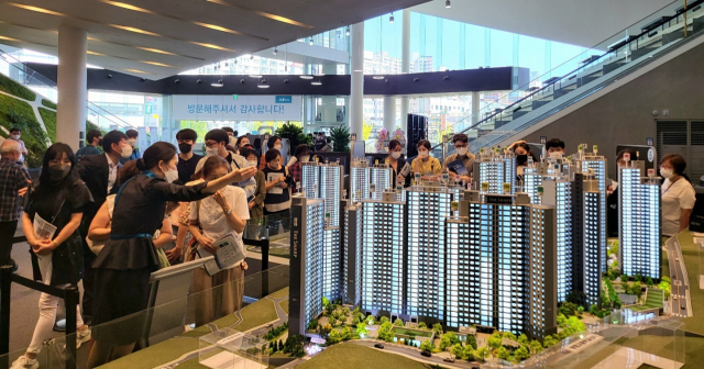 23일 부산 연제구 자이갤러리 1층에 ‘양정자이더샵SKVIEW’ 견본주택이 문을 열었다. GS건설 제공