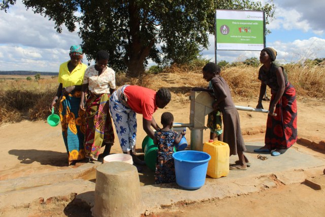 (주)꿈을실현하는사람들은 최근 아프리카 대륙의 물 부족 국가인 말라위에서 굿네이버스와 함께 우물 개발 사업을 완료했다.