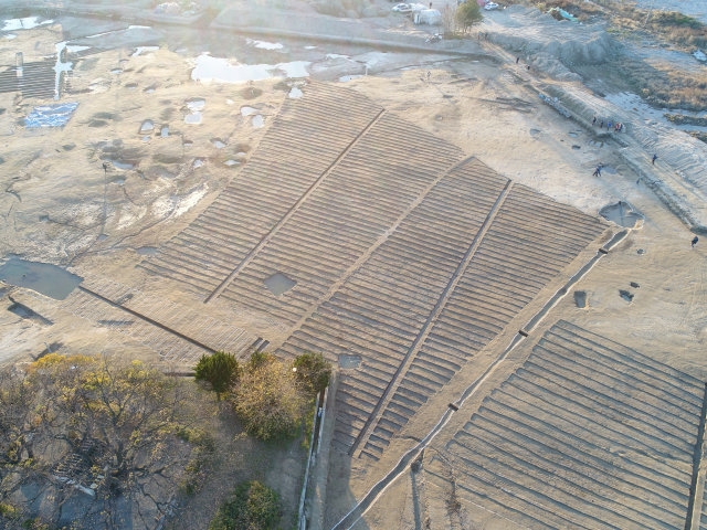 명지동 염전유적.