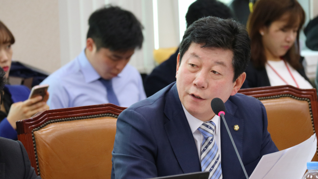 국회에서 질의중인 박재호 의원. 박재호 의원실 제공