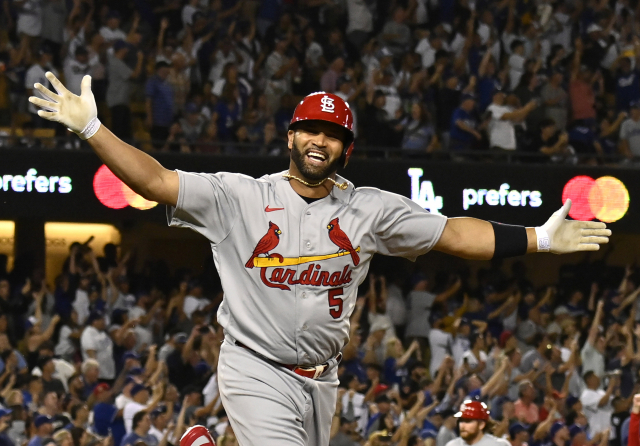 미국 프로야구 슈퍼스타 앨버트 푸홀스는 지난 24일 MLB 역대 네번째로 통산 700홈런 고지에 올라섰다. 푸홀스는 올 시즌을 끝으로 은퇴한다. UPI연합뉴스