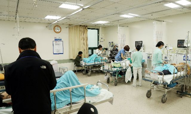 사진은 부산대병원 응급실 모습. 부산일보DB