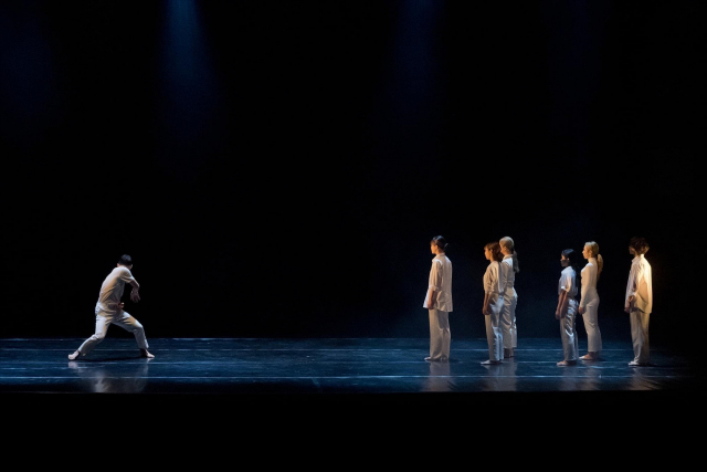 부산대 이동현 안무 'We see tHe fall of darkness’. 부산대학무용연합회 제공