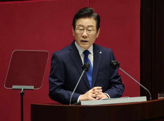 더불어민주당 이재명 대표가 28일 국회에서 열린 본회의에서 교섭단체 대표연설을 하고 있다. 김종호 기자 kimjh@