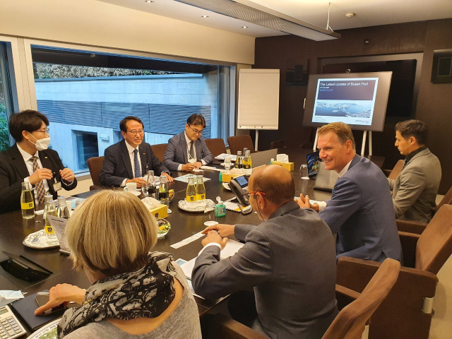 지난달 말 부산항만공사는 글로벌 선사 MSC 스위스 본사를 찾아 미팅을 가졌다. 부산항만공사 제공