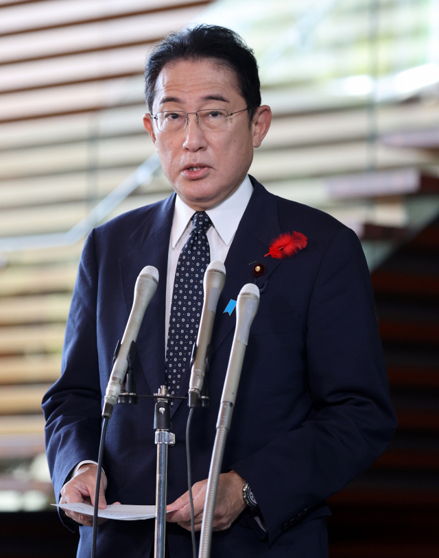 기시다 후미오 일본 총리가 4일 도쿄 총리관저에서 열린 기자회견에서 북한의 탄도미사일 발사에 대해 발언하고 있다. EPA연합뉴스