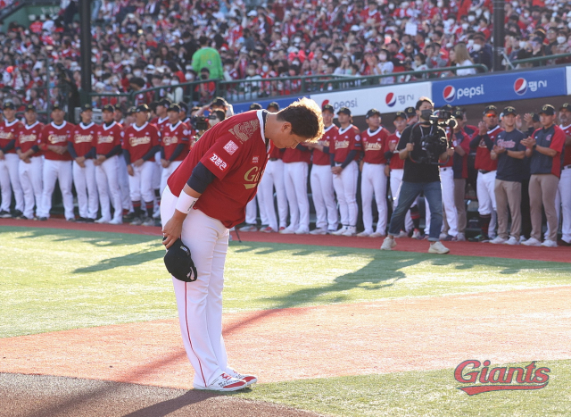 8일 부산 사직구장에서는 이대호의 은퇴 행사가 열렸다. 롯데 자이언츠 제공