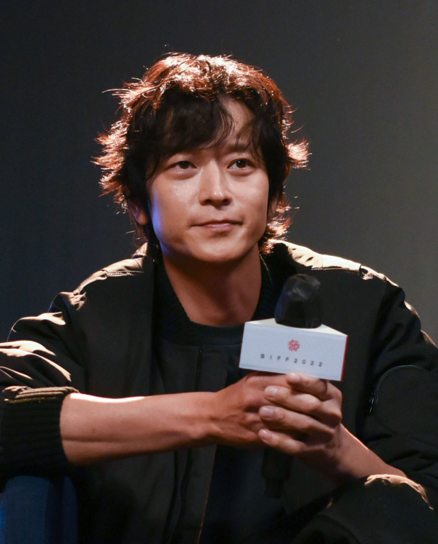 배우 강동원이 9일 오후 부산 해운대구 KNN시어터에서 열린 제27회 부산국제영화제(BIFF) '액터스 하우스'에 참석해 인사말을 하고 있다. 안지현 인턴기자