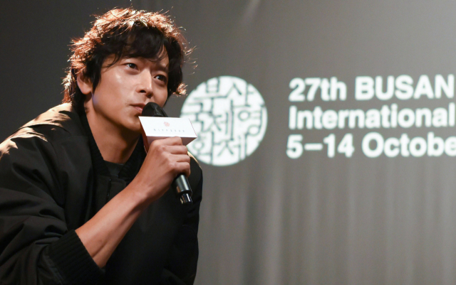 배우 강동원이 9일 오후 부산 해운대구 KNN시어터에서 열린 제27회 부산국제영화제(BIFF) '액터스 하우스'에 참석해 인사말을 하고 있다. 안지현 인턴기자