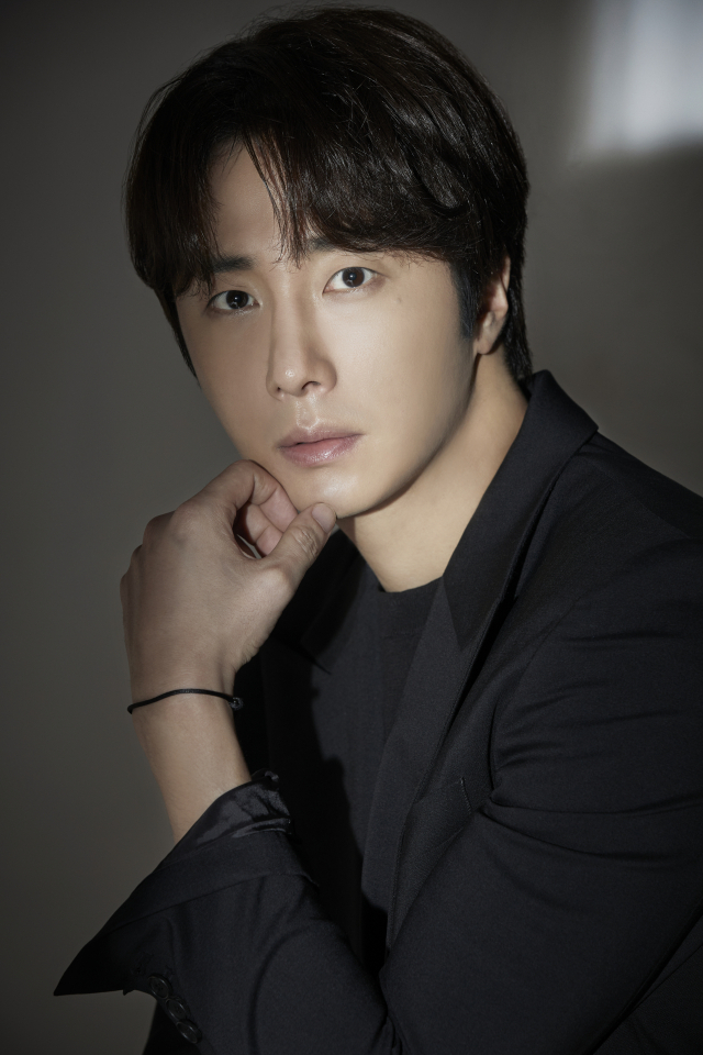 배우 정일우가 올해 부산국제영화제 ‘한국영화의 오늘-파노라마 섹션’에 공식 초청된 영화 ‘고속도로 가족’으로 전세계 영화인을 만나고 있다. 9아토엔터테인먼트·제이원인터내셔널컴퍼니