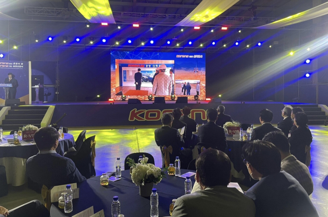 코렌스 그룹이 11일 부산 강서구 미음산단에 신축한 코렌스이엠 전기차 핵심부품 생산 공장에서 공장 준공식과 비전 선포식을 개최했다. 코렌스 제공