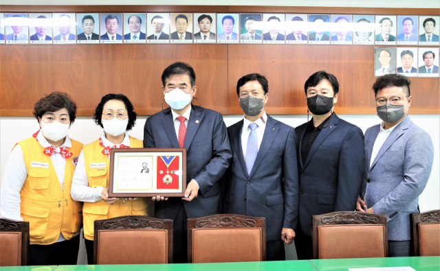 해운대라이온스클럽, 적십자 회원유공장 명예장 수상