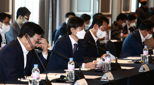 총선을 1년 6개월 앞두고 부산 국민의힘 공천에 벌써부터 정가의 관심이 쏠린다. 지난달 열린 국민의힘 부산시당과 부산시의 예산정책협의회. 부산일보 DB