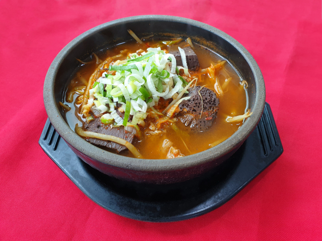 ‘가야포차선지국밥’의 선지국밥.