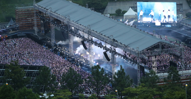 2019년 부산에서 열린 BTS 팬 미팅 행사. 부산일보DB