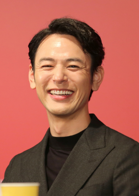 쓰마부키 사토시가 14일 오전 부산 해운대구 KNN 시어터에서 열린 폐막작 ‘한 남자’ 기자회견에 참석해 밝은 미소를 짓고 있다. 문경덕 인턴기자