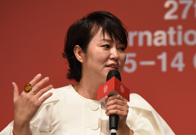 제27회 부산국제영화제에서 올해의 배우상을 수상한 영화 ‘울산의 별’ 배우 김금순. 안지현 인턴기자