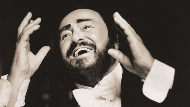 파바로티 서거 15주년을 맞아 오는 26일 부산에서 기념 공연이 열린다. 파바로티의 생전 공연 모습. 솔오페라단 제공