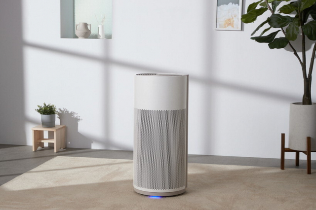 환절기를 맞아 건강 관리를 위한 제품들이 인기를 끌고 있다. SK매직 ‘올클린 공기청전기 바이러스 핏’. 각 사 제공