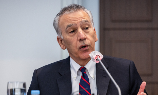 필립 골드버그 주한 미국대사가 18일 관훈클럽 초청 토론회에 참석해 패널 질문에 답하고 있다. 연합뉴스