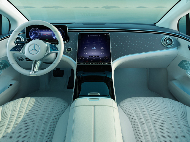 메르세데스-벤츠의 대형 전기차 전용 플랫폼 EVA2를 기반으로 개발된 두 번째 모델 ‘더 뉴 EQE’의 내부. 벤츠코리아 제공