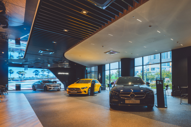 부산 기장 롯데 프리미엄 아울렛 동부산점에 있는 스타자동차 기장전시장 내부. 스타자동차 제공