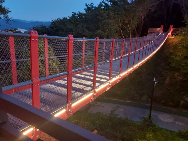 출렁다리 경관 조명