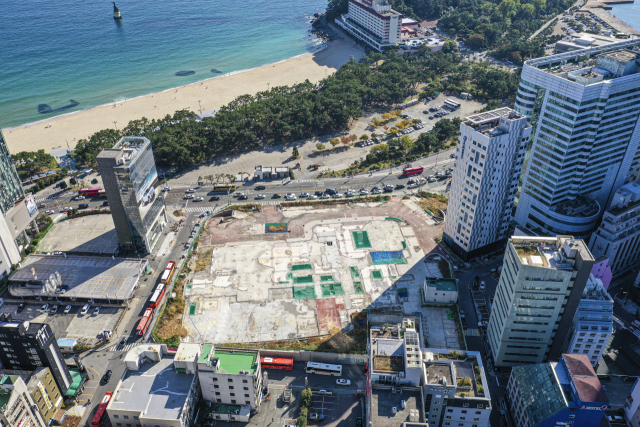 44층 규모 특급호텔·오피스텔 건축 심의 신청된 해운대 그랜드호텔 부지 전경. 부산일보DB