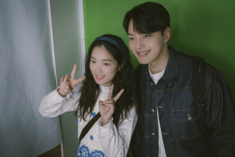 2022년판 영화 ‘동감’에는 배우 여진구와 조이현이 나서 풋풋하고 청량한 청춘의 감성을 전할 예정이다. 사진은 영화 스틸 컷. 고고스튜디오 제공