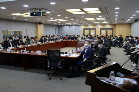 20일 서울 여의도 국회 의원회관 제1세미나실에서 ‘분산에너지특별법제정을 위한 세미나’가 열리고 있다. 박수영 의원실 제공