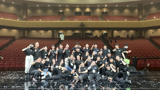 더쇼 2022 관계자들이 18일 행사를 마친 후 기념촬영을 하고 있다. 라이브엑스 제공