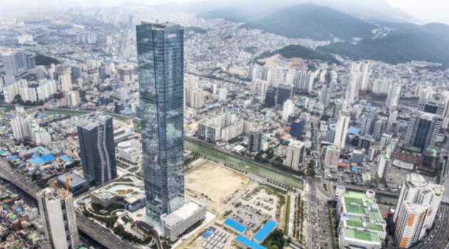 혁신도시 내 공공기관 이전이 종료된 지 3년이 경과함에 따라 다양한 분야에서 성과가 가시화하고 있는 것으로 나타났다. 부산 문현혁신도시 전경. 부산일보DB