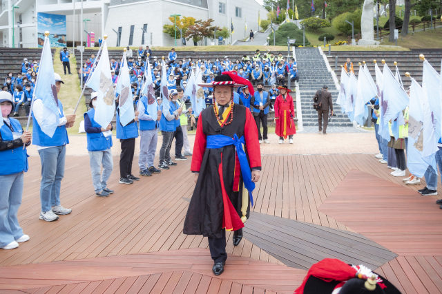 ‘제28회 통일염원국토순례 및 충무공 이순신 전라우수영 유적지 탐방’ 행사 중 이순신 장군 추모제 장면. 부산국제장애인협의회 제공