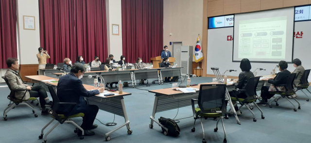 부산시청에서 25일 열린 부산문학관 건립 연구용역 최종 보고회. 부산시 제공