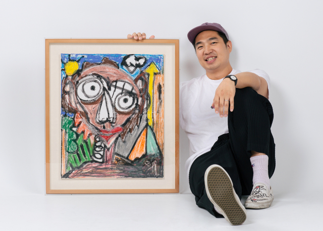 지비지(오른쪽) 작가가 영화 '기생충'에서 선보인 작품. M컨템포러리 제공