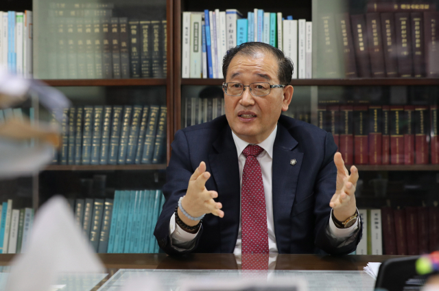 장준동 (사)부산시민재단 이사장 . 이재찬 기자 chan@