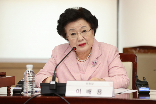 이배용 국가교육위원회 위원장이 지난달 27일 정부서울청사에서 열린 국가교육위원회 1차 회의에서 발언하고 있다. 연합뉴스